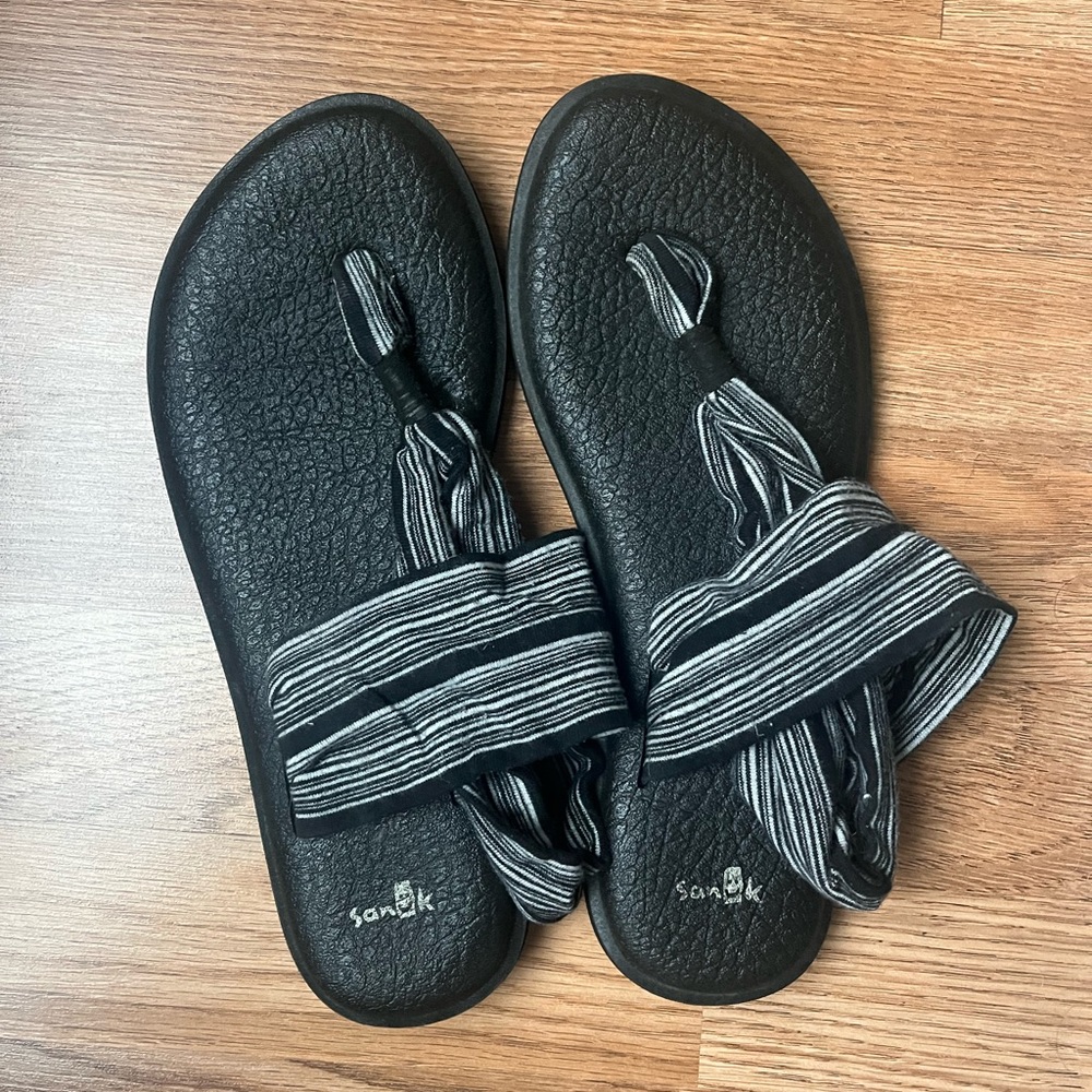 Sanuk sling sandals